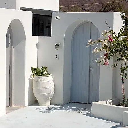 Boutique In Santorini Next To The Sea Otel